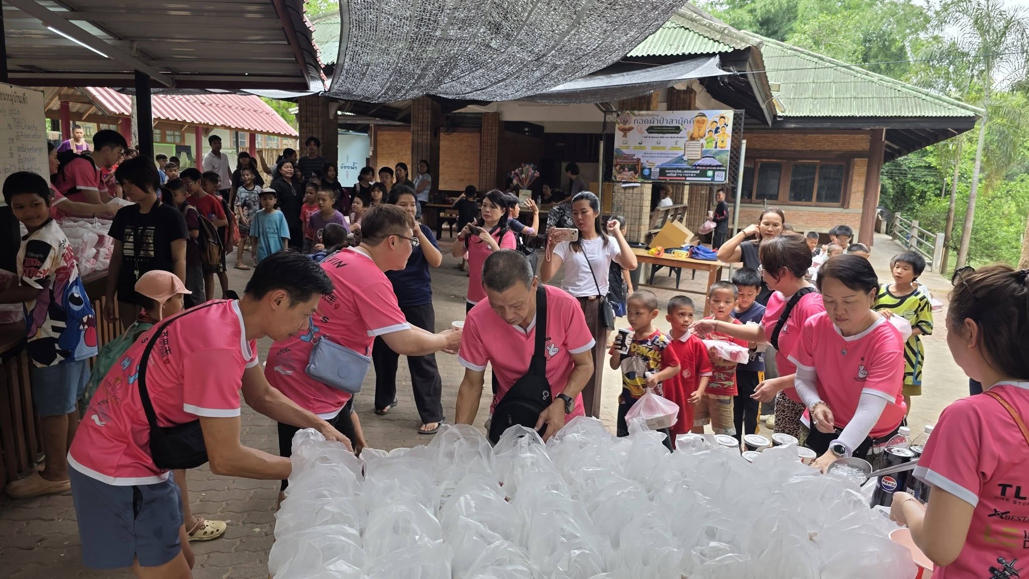πΉπ Day 2 at Mu Ban Dek School, Thailand β€οΈπΈπ¬
